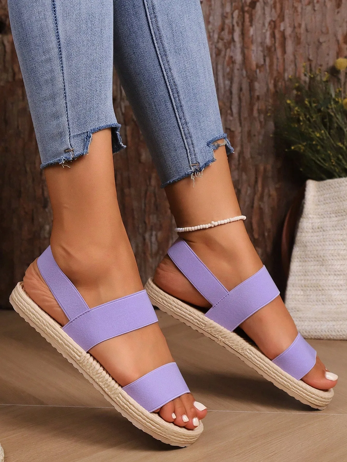 Comfortable & Fashionable Flat Sandals