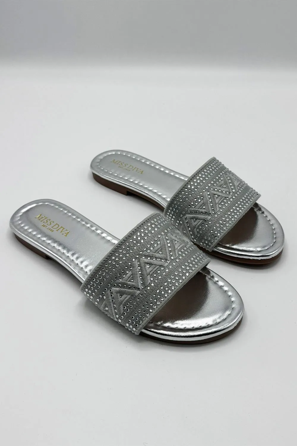 Kree Diamante Patterned Sliders in Silver