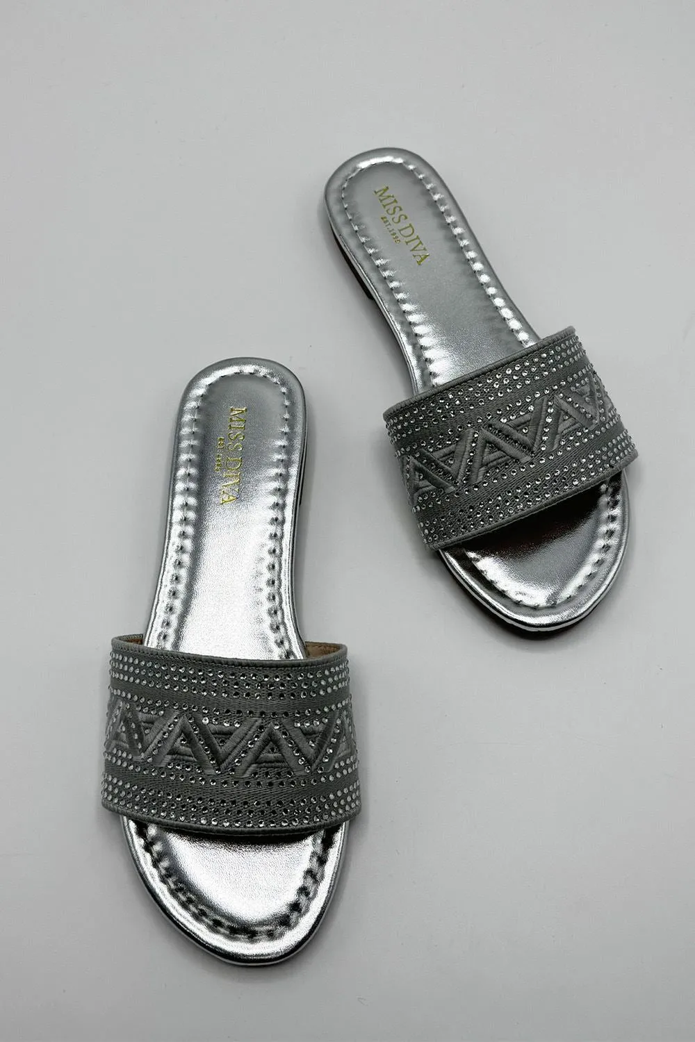 Kree Diamante Patterned Sliders in Silver